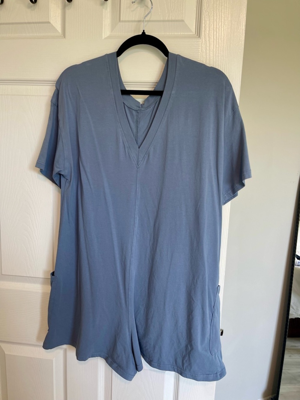 Amazon Blue V-Neck Short Sleeve Jumpsuit Romper